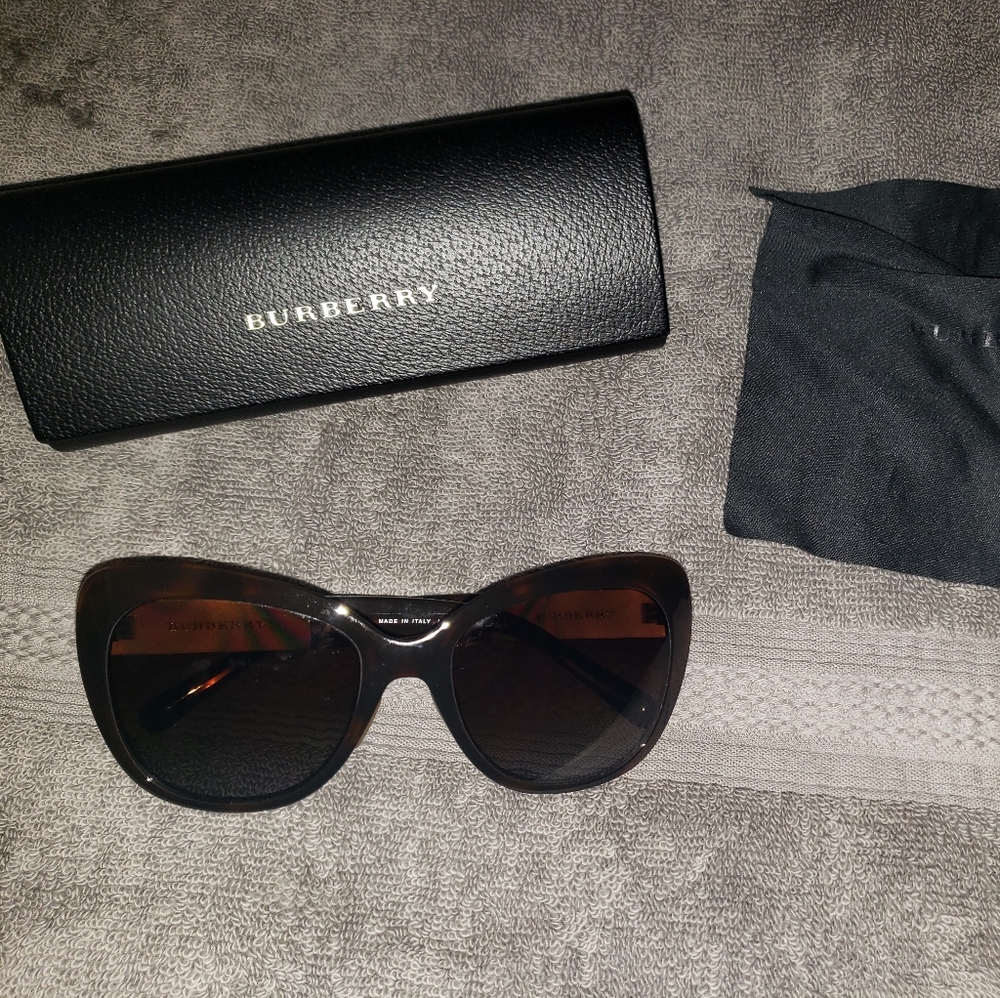 Burberry sunglasses